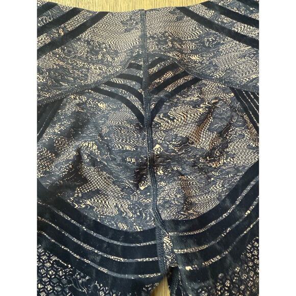 Savage X Fenty Special FX High Waist Legging TERRACOTTA PINK DISTORTED LACE S - Picture 12 of 13